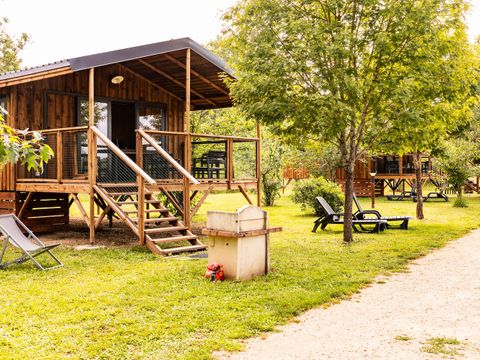 TENTE TOILE ET BOIS 5 personnes - CABANE LODGE sur PILOTIS climatisée 2 chambres