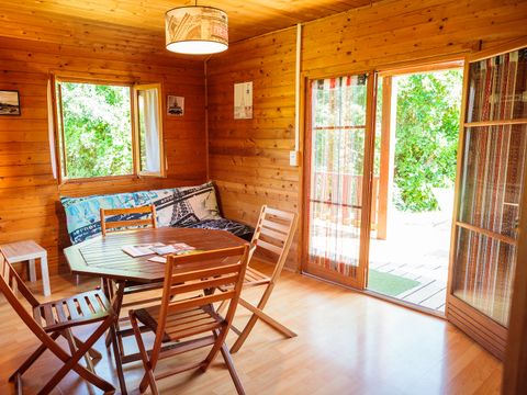 CHALET 4 personnes - 2 chambres climatisé CONFORT PLUS - 35 m2 + terrasse couverte de 14 m2