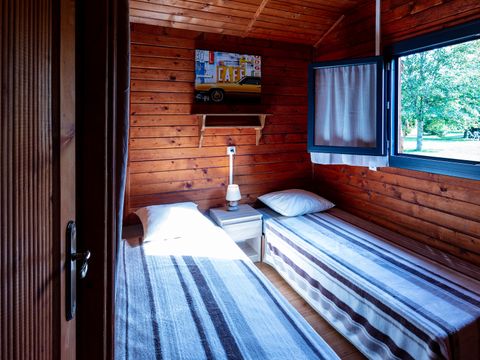 CHALET 5 personnes - 2 chambres climatisé CONFORT PLUS - 35 m2 + terrasse couverte de 14 m2