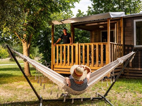 BUNGALOW 4 personnes - 2 chambres climatisé - 33m2 + terrasse couverte
