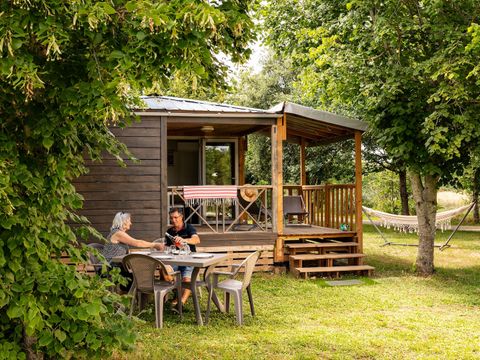 BUNGALOW 4 personnes - 2 chambres climatisé - 33m2 + terrasse couverte