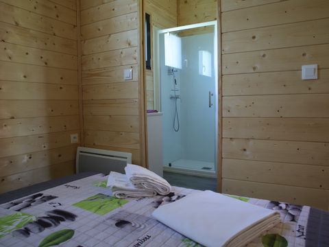 CHALET 5 personnes - CHALET PREMIUM 2ch/2sdb - clim - LV - TV - BBQ - Ménage*, draps, draps de bain - 35m2+terrasse 17m2