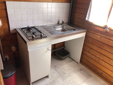 CHALET 4 personnes - CHALET PMR CONFORT - 1 ch - clim - TV - BBQ - Ménage* - 35m2 + terrasse couverte de 14m2