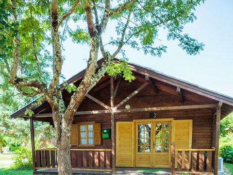 CHALET 4 personnes - CHALET PMR CONFORT - 1 ch - clim - TV - BBQ - Ménage* - 35m2 + terrasse couverte de 14m2