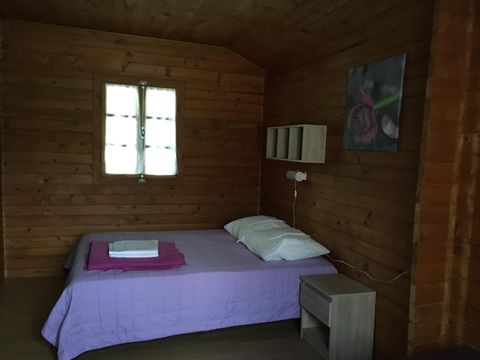 CHALET 4 personnes - CHALET PMR CONFORT - 1 ch - clim - TV - BBQ - Ménage* - 35m2 + terrasse couverte de 14m2