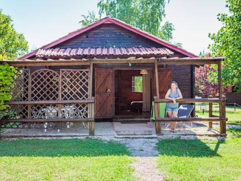 CHALET 4 personnes - CHALET LOFT CONFORT - 1 grande pièce -  clim - TV - BBQ - Ménage* - 35m2 + terrasse couverte de 14m2