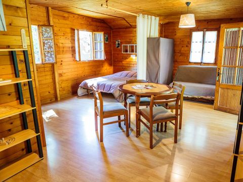 CHALET 4 personnes - CHALET LOFT CONFORT - 1 grande pièce -  clim - TV - BBQ - Ménage* - 35m2 + terrasse couverte de 14m2