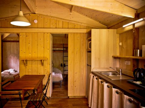 HÉBERGEMENT INSOLITE 5 personnes - VIGNERONNE