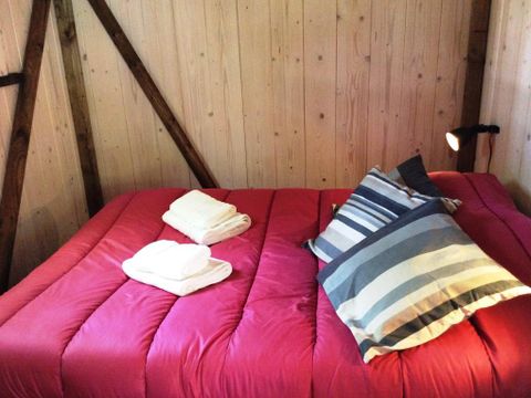 HÉBERGEMENT INSOLITE 5 personnes - VIGNERONNE