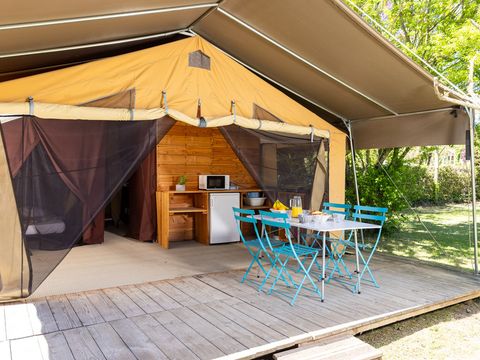 TENTE 5 personnes - Tente Nature Lodge - 2 chambres - Cuisine  – Salle de bain TENTE 5 personnes - Tente Nature Lodge - 2 chambres - Cuisine  – Salle de bain