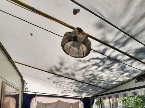 CARAVANE 2 personnes - (Sans sanitaires)