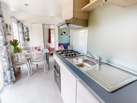 MOBILHOME 5 personnes - Home Flower Premium 26,5m² (2 chambres, 4 adultes max + 1 petit enfant) terrasse couverte 16m²