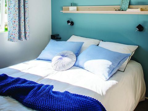 MOBILHOME 5 personnes - Home Flower Premium 26,5m² (2 chambres, 4 adultes max + 1 petit enfant) terrasse couverte 16m²