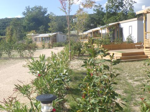 MOBILHOME 5 personnes - Home Flower Premium 26,5m² (2 chambres, 4 adultes max + 1 petit enfant) terrasse couverte 16m²