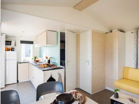 MOBILHOME 5 personnes - Home Flower Premium 26,5m² (2 chambres, 4 adultes max + 1 petit enfant) terrasse couverte 16m²