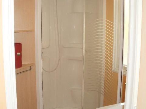 MOBILHOME 4 personnes - Confort 26m² (2 chambres) + terrasse couverte 10m²