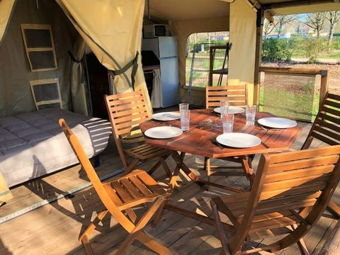 TENTE TOILE ET BOIS 5 personnes - Lodge Bali avec sanitaires