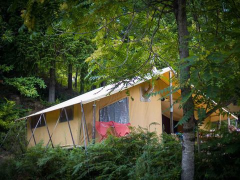 TENTE 4 personnes - Canadienne avec poêle à bois