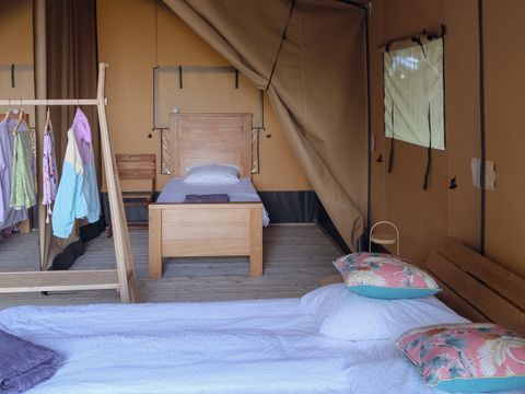 TENTE TOILE ET BOIS 4 personnes - Lodge Chrysalide - 35 m² + terrasse 15 m²