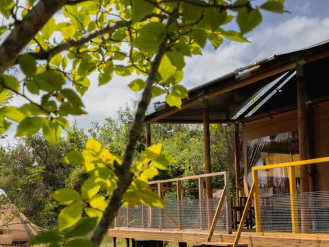 TENTE TOILE ET BOIS 6 personnes - Lodge Maasai Mara - 31 m² + 12.5 m² + terrasse 23 m²