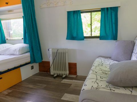 HÉBERGEMENT INSOLITE 4 personnes - Le Balcon des Duyes