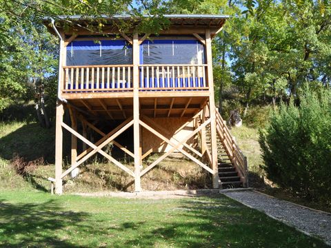 HÉBERGEMENT INSOLITE 4 personnes - Le Balcon des Duyes