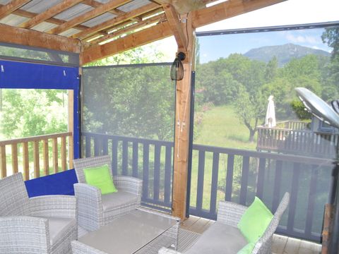 HÉBERGEMENT INSOLITE 4 personnes - Le Balcon des Duyes