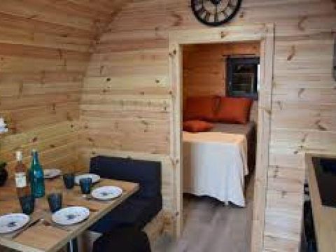 HÉBERGEMENT INSOLITE 4 personnes - Hébergement Insolite - Tonneau 4pl - sans sanitaires