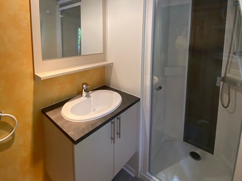MOBILHOME 5 personnes - Résidence LOUISIANE  Confort 2 chambres avec terrasse couverte + TV