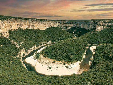 Emplacement - Emplacement + 1 voiture + tente, caravane ou camping-car