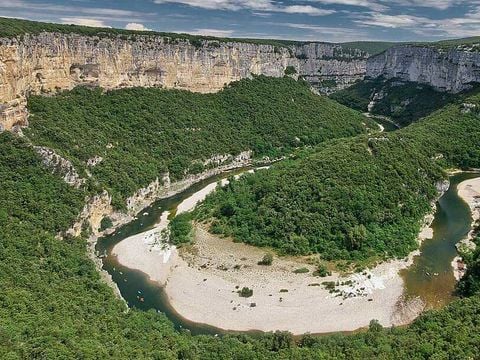 Camping Les Dolmens - Camping Gard