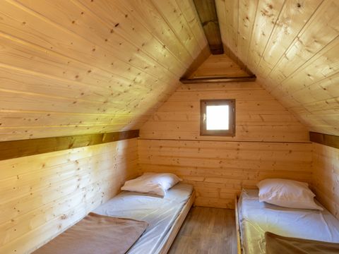 HÉBERGEMENT INSOLITE 4 personnes - Cabane Valbelle