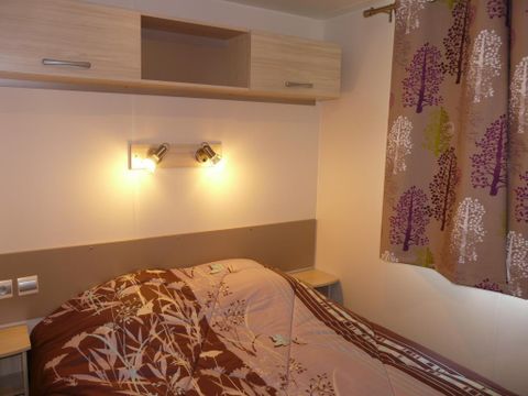 Mobilhome 4 personnes - CLASSIQUE deux chambres , avec sanitaires