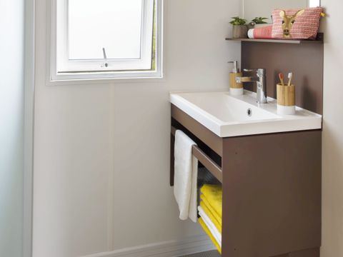MOBILHOME 3 personnes - PARADIS une chambre avec sanitaires