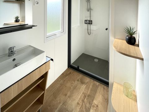 MOBILHOME 4 personnes - Premium 29 m² 2 chambres terrasse semi-couverte + climatisation + LV   D