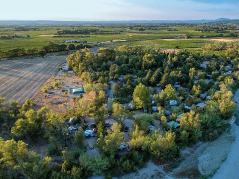 Flower Camping Les Rives De L'Aygues - Camping Drome