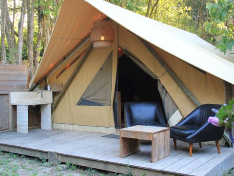 LODGE 3 personnes - Lodge Central 24m² - 1 chambre - coin cuisine - salle d'eau - Hébergement de plain pied accessible PMR