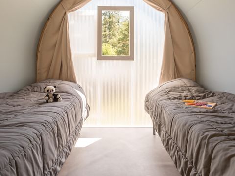 TENTE TOILE ET BOIS 4 personnes - Coco Sweet 16m² - sans sanitaires  TENTE TOILE ET BOIS 4 personnes - Coco Sweet 16m² - sans sanitaires