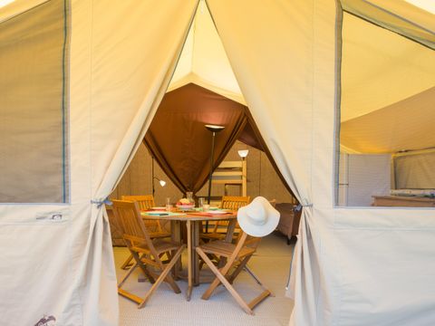 TENTE TOILE ET BOIS 5 personnes - Toilé Nature Classic 25 m² - 4 ad + 1 enf - sans sanitaires TENTE TOILE ET BOIS 5 personnes - Toilé Nature Classic 25 m² - 4 ad + 1 enf - sans sanitaires
