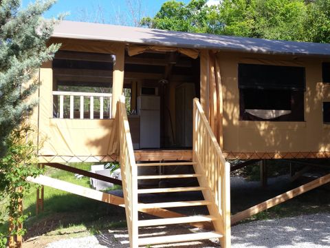 TENTE TOILE ET BOIS 5 personnes - Toilé Nature Luxe 32m² - Jacuzzi - 4 ad + 1 enf TENTE TOILE ET BOIS 5 personnes - Toilé Nature Luxe 32m² - Jacuzzi - 4 ad + 1 enf