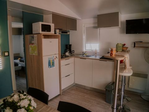 Mobilhome 2/4 personnes - Louisiane Confort 26 m² - 2 chambres - Terrasse couverte - TV