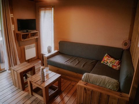 Hébergement 4/7 personnes - Cabane Lodge Premium sur pilotis 32m² - 2 chambres - Avec sanitaires - Terrasse - TV