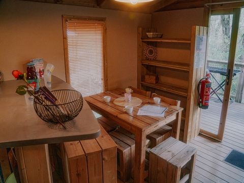 Hébergement 4/7 personnes - Cabane Lodge Premium sur pilotis 32m² - 2 chambres - Avec sanitaires - Terrasse - TV