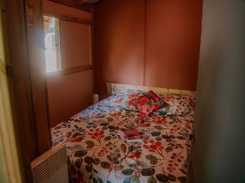 Hébergement 4/7 personnes - Cabane Lodge Premium sur pilotis 32m² - 2 chambres - Avec sanitaires - Terrasse - TV