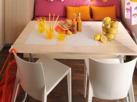 MOBILHOME 3 personnes - Mobil-home Astria Standard 16 m² - 1 chambre + terrasse couverte + TV 2/3 pers