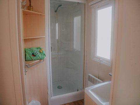Mobilhome 4/6 personnes - Mercure Confort 28m² - 2 chambres - Terrasse couverte