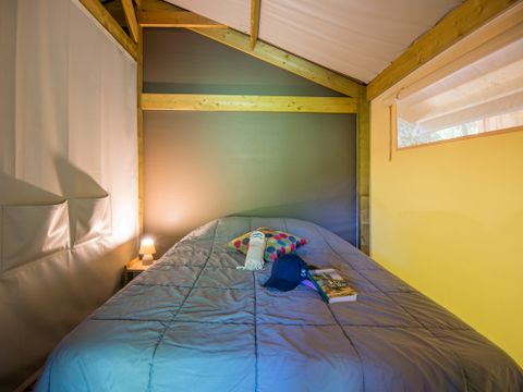 Tente en toile et en bois 2/5 personnes - Freeflower Standard 30m² - 2 chambres - Sans sanitaires