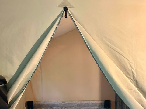 Tente en toile et en bois 5 personnes - Lodge Kenya Evasion Confort 34m² - 2 chambres 2/5 personnes (avec sanitaires) + Terrasse 5 pers.