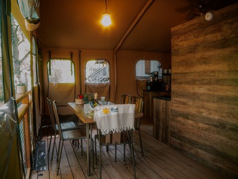 Tente en toile et en bois 2/5 personnes - Lodge Kenya Evasion Confort 34m² - 2 chambres - Avec sanitaires - Terrasse