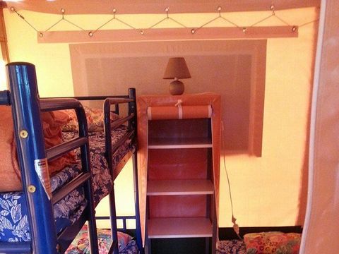 Bungalow toilé 5 personnes - 5 places